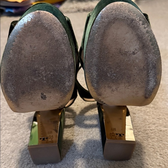 Tory Burch Green Velvet Heeled Sandals - Picture 11 of 13